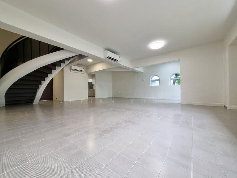 Chancery Court, 36B Dunearn Road, Newton / Novena, 3 Bedrooms, 2,035 sqft, Apartment For Rent, by Julian Khoo, 500270120 - Living Room - PropertyGuru.com.sg