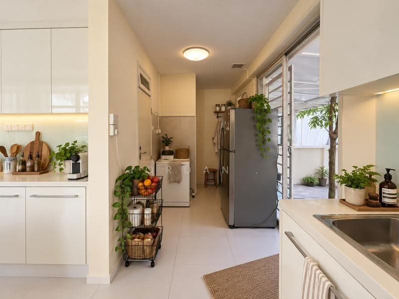 Holland Grove, 44 Holland Grove View, Tanglin / Holland / Bukit Timah, 5 Bedrooms, 2,156 sqft, Detached House For Sale, by Jordan ., 500270123 - Kitchen - PropertyGuru.com.sg