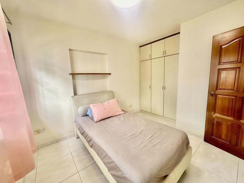 813 Jellicoe Road, 813 Jellicoe Road, Farrer Park / Serangoon Rd, Room Rental, 120 sqft, HDB Flat For Rent, by Karen Tan, 500270125 - Bedroom - PropertyGuru.com.sg
