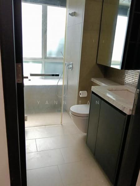 The Sorrento, 55 West Coast Road, Buona Vista / West Coast / Clementi New Town, 2 Bedrooms, 871 sqft, Condominium For Rent, by Yann Tan, 500270148 - Bathroom - PropertyGuru.com.sg
