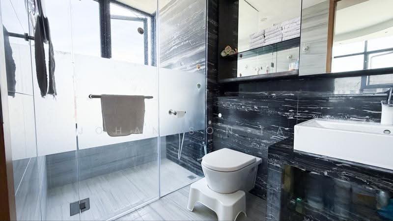 Cube 8, 376 Thomson Road, Newton / Novena, 2 Bedrooms, 893 sqft, Condominium For Sale, by Johansson Tay, 500270150 - Bathroom - PropertyGuru.com.sg