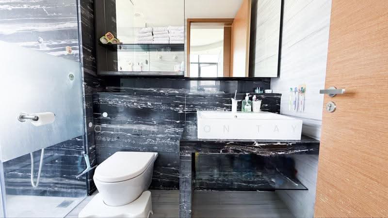 Cube 8, 376 Thomson Road, Newton / Novena, 2 Bedrooms, 893 sqft, Condominium For Sale, by Johansson Tay, 500270150 - Bathroom - PropertyGuru.com.sg