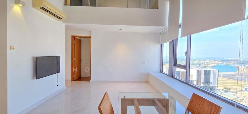 Condo with Unblocked Views in Prime CBD Location, Chinatown / Tanjong Pagar, 2 Bedrooms, 1,109 sqft, Condominium For Sale, by Homer Lau, 500270157 - Living Room - PropertyGuru.com.sg