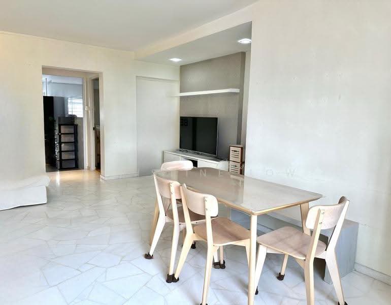 304 Jurong East Street 32, 304 Jurong East Street 32, Boon Lay / Jurong / Tuas, 3 Bedrooms, 1,012 sqft, HDB Flat For Sale, by Christine Low, 500270162 - Living Room - PropertyGuru.com.sg