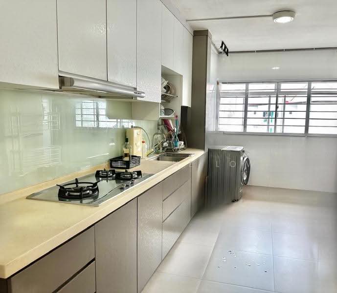 304 Jurong East Street 32, 304 Jurong East Street 32, Boon Lay / Jurong / Tuas, 3 Bedrooms, 1,012 sqft, HDB Flat For Sale, by Christine Low, 500270162 - Kitchen - PropertyGuru.com.sg