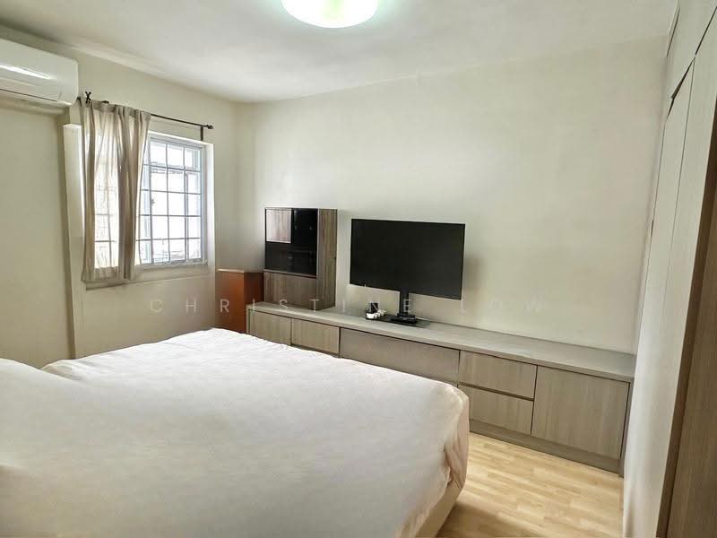304 Jurong East Street 32, 304 Jurong East Street 32, Boon Lay / Jurong / Tuas, 3 Bedrooms, 1,012 sqft, HDB Flat For Sale, by Christine Low, 500270162 - Master Bedroom - PropertyGuru.com.sg