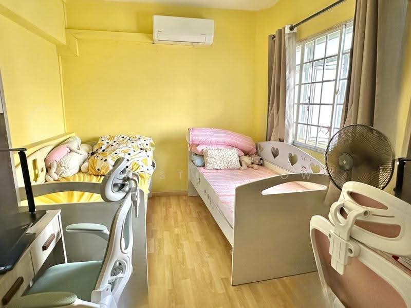 304 Jurong East Street 32, 304 Jurong East Street 32, Boon Lay / Jurong / Tuas, 3 Bedrooms, 1,012 sqft, HDB Flat For Sale, by Christine Low, 500270162 - First Bedroom - PropertyGuru.com.sg
