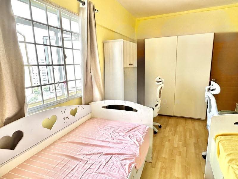 304 Jurong East Street 32, 304 Jurong East Street 32, Boon Lay / Jurong / Tuas, 3 Bedrooms, 1,012 sqft, HDB Flat For Sale, by Christine Low, 500270162 - First Bedroom - PropertyGuru.com.sg