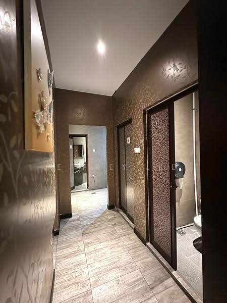 Spa/Massage! 3 Storey Shophouse in Club Street, Club Street, Telok Ayer Street, Boat Quay / Raffles Place / Marina, 5,440 sqft, Shop / Shophouse For Rent, by Jeffrey Lee, 500270163 - Corridor - CommercialGuru.com.sg