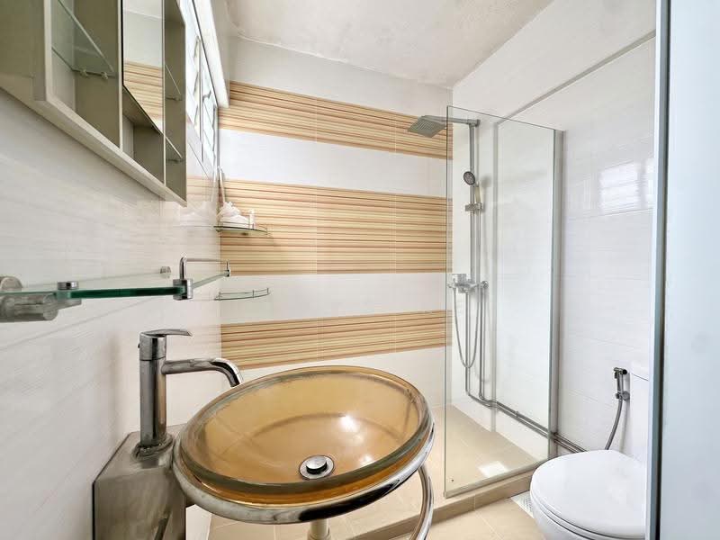 116 Serangoon North Avenue 1, 116 Serangoon North Avenue 1, Hougang / Punggol / Sengkang, 3 Bedrooms, 1,302 sqft, HDB Flat For Rent, by Gladys Kee, 500270165 - Bathroom - PropertyGuru.com.sg