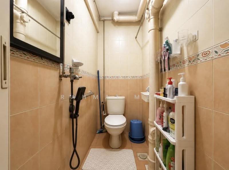 92 Commonwealth Drive, 92 Commonwealth Drive, Alexandra / Commonwealth, 2 Bedrooms, 624 sqft, HDB Flat For Sale, by Rahmat MBA, 500270166 - Bathroom - PropertyGuru.com.sg
