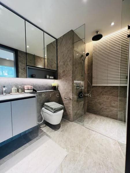 Dunearn House, 764 Dunearn Road, Newton / Novena, 2 Bedrooms, 527 sqft, Condominium For Sale, by Eric Goh, 500270168 - Bathroom - PropertyGuru.com.sg