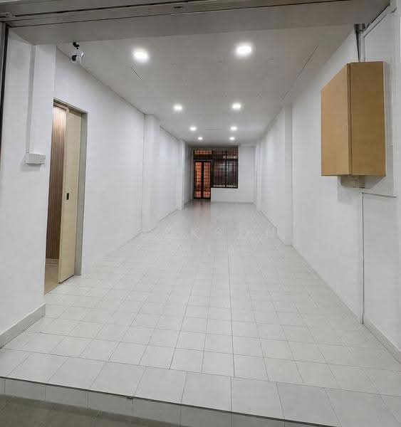 1 Jalan Bukit Merah, 1 Jalan Bukit Merah, Alexandra / Commonwealth, 400 sqft, Shop / Shophouse For Rent, by Jackson Chia, 500270169 - Interior - CommercialGuru.com.sg