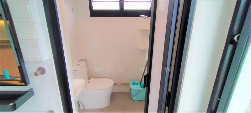 358 Clementi Avenue 2, 358 Clementi Avenue 2, Buona Vista / West Coast / Clementi New Town, Room Rental, 120 sqft, HDB Flat For Rent, by Shaun How, 500270179 - Bathroom - PropertyGuru.com.sg