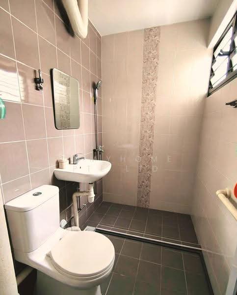 338 Bukit Batok Street 34, 338 Bukit Batok Street 34, Dairy Farm / Bukit Panjang / Choa Chu Kang, 3 Bedrooms, 904 sqft, HDB Flat For Sale, by NOEL PHOON, 500270185 - Bathroom - PropertyGuru.com.sg