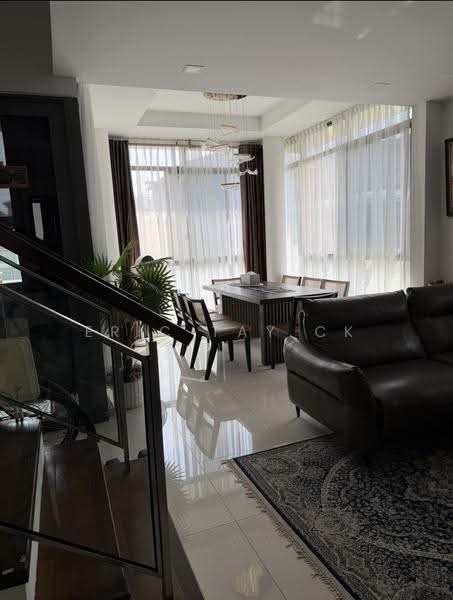 Miltonia Residences, 552 Miltonia Close, Sembawang / Yishun, 4 Bedrooms, 1,517 sqft, Condominium For Sale, by Eric Tay CK, 500270206 - Living Room - PropertyGuru.com.sg