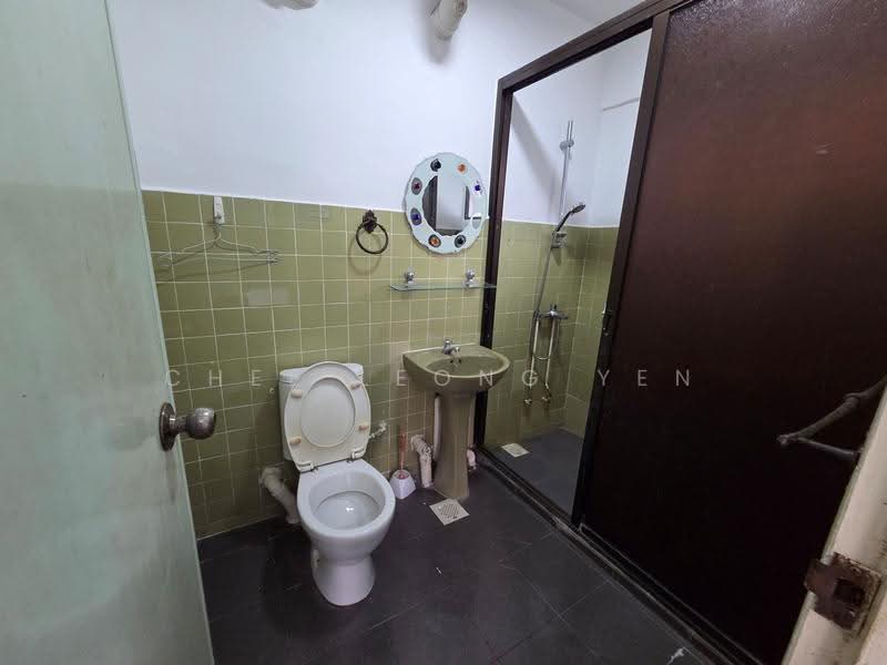 Laguna Park, 5000D Marine Parade Road, East Coast / Marine Parade, Room Rental, 220 sqft, Apartment For Rent, by Chee Leong Yen, 500270219 - Master Bathroom - PropertyGuru.com.sg