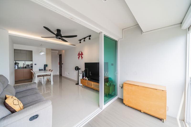 588D Ang Mo Kio Street 52, 588D Ang Mo Kio Street 52, Ang Mo Kio / Bishan / Thomson, 3 Bedrooms, 979 sqft, HDB Flat For Sale, by Daniel Wong, 500270237 - Living Room - PropertyGuru.com.sg