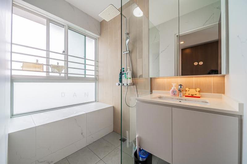 588D Ang Mo Kio Street 52, 588D Ang Mo Kio Street 52, Ang Mo Kio / Bishan / Thomson, 3 Bedrooms, 979 sqft, HDB Flat For Sale, by Daniel Wong, 500270237 - Master Bathroom - PropertyGuru.com.sg