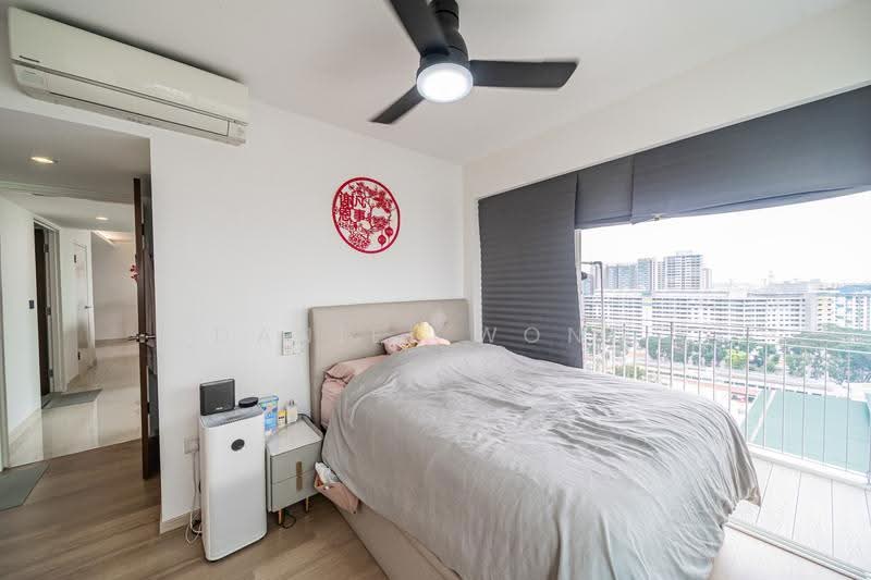 588D Ang Mo Kio Street 52, 588D Ang Mo Kio Street 52, Ang Mo Kio / Bishan / Thomson, 3 Bedrooms, 979 sqft, HDB Flat For Sale, by Daniel Wong, 500270237 - Master Bedroom - PropertyGuru.com.sg