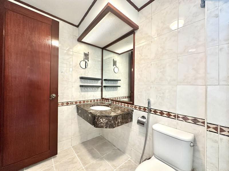 Costa Rhu, 5 Rhu Cross, East Coast / Marine Parade, 3 Bedrooms, 1,776 sqft, Condominium For Rent, by Joanna Chung, 500270240 - Bathroom - PropertyGuru.com.sg