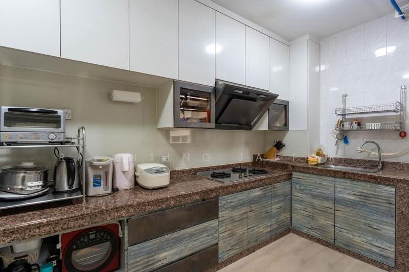 13 Cantonment Close, 13 Cantonment Close, Chinatown / Tanjong Pagar, 3 Bedrooms, 969 sqft, HDB Flat For Sale, by Riyantino Jaffar, 500270241 - Kitchen - PropertyGuru.com.sg
