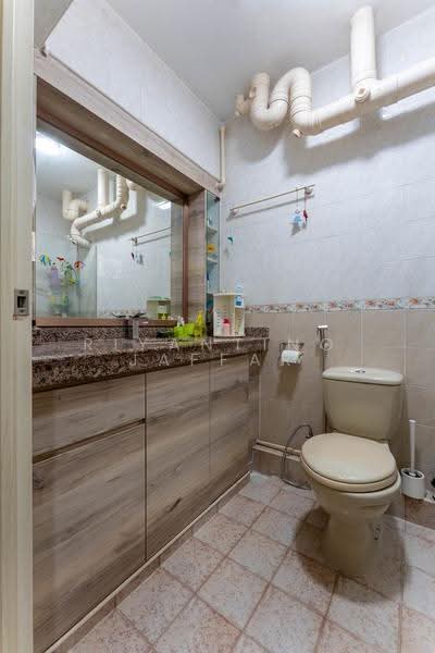 13 Cantonment Close, 13 Cantonment Close, Chinatown / Tanjong Pagar, 3 Bedrooms, 969 sqft, HDB Flat For Sale, by Riyantino Jaffar, 500270241 - Bathroom - PropertyGuru.com.sg