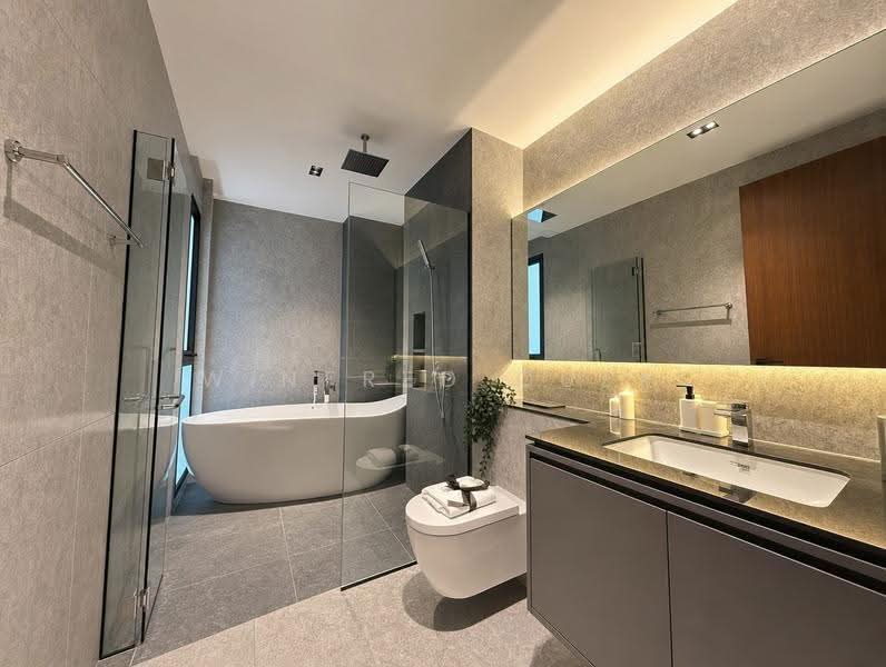 Sembawang Straits Estate, Jalan Machang, Sembawang / Yishun, 5 Bedrooms, 4,834 sqft, Terraced House For Sale, by Winfred Quek, 500270255 - Bathroom - PropertyGuru.com.sg