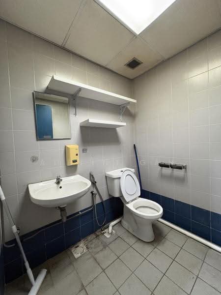 Admiralty Industrial Park, 19 Woodlands Industrial Park E1, Sembawang / Yishun, 350 sqft, Factory / Workshop (B2) For Rent, by Adeline Gan, 500270280 - Bathroom - CommercialGuru.com.sg