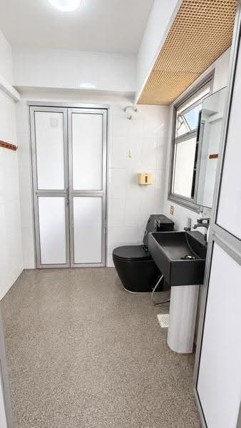 Sembawang Crescent, Sembawang Crescent, 2 Bedrooms, 506 sqft, HDB Flat For Sale, by Steven Choo, 500270284 - Bathroom - PropertyGuru.com.sg