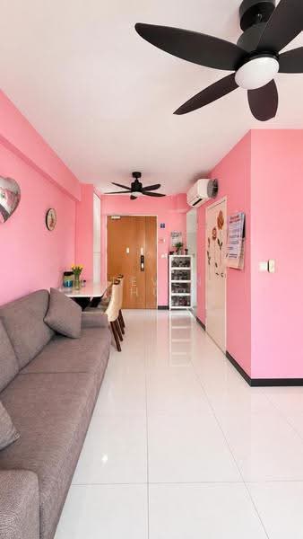 Sembawang Crescent, Sembawang Crescent, 2 Bedrooms, 506 sqft, HDB Flat For Sale, by Steven Choo, 500270284 - Living Room - PropertyGuru.com.sg