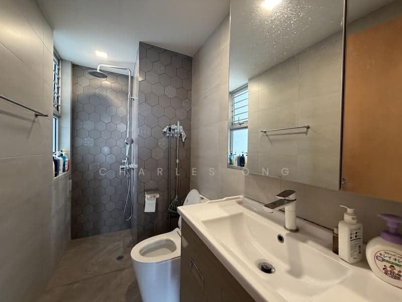 Hillview Regency, 26 Bukit Batok East Avenue 2, Dairy Farm / Bukit Panjang / Choa Chu Kang, 3 Bedrooms, 1,130 sqft, Condominium For Sale, by Charles Ong, 500270291 - PropertyGuru.com.sg