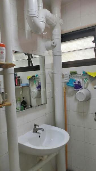 19 Eunos Crescent, 19 Eunos Crescent, Eunos / Geylang / Paya Lebar, Room Rental, 100 sqft, HDB Flat For Rent, by Cher Siong(CS), 500270295 - Bathroom - PropertyGuru.com.sg