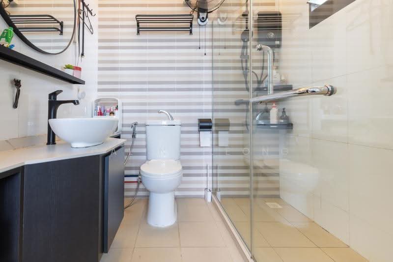 415D Northshore Drive, 415D Northshore Drive, Hougang / Punggol / Sengkang, 3 Bedrooms, 1,012 sqft, HDB Flat For Sale, by Caline Leong, 500270298 - Bathroom - PropertyGuru.com.sg