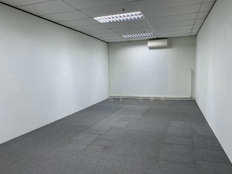 Ruby Warehouse Complex, 8 Kaki Bukit Rd 2, Eunos / Geylang / Paya Lebar, 300 sqft, Factory / Workshop (B2) For Rent, by Adeline Gan, 500270306 - Interior - CommercialGuru.com.sg