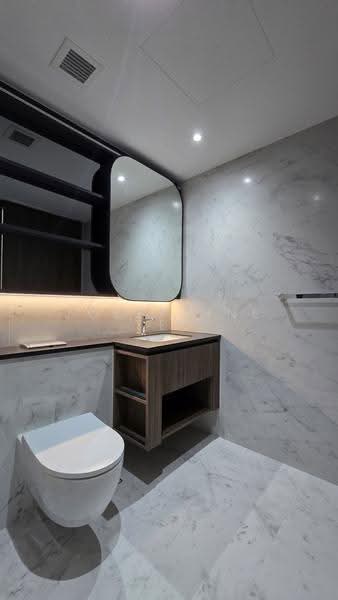 Sceneca Residence, Tanah Merah Kechil Link, Bedok / Upper East Coast, 3 Bedrooms, 904 sqft, Condominium For Rent, by Josephine Teo, 500270324 - Master Bathroom - PropertyGuru.com.sg