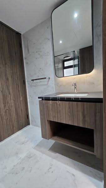 Sceneca Residence, Tanah Merah Kechil Link, Bedok / Upper East Coast, 3 Bedrooms, 904 sqft, Condominium For Rent, by Josephine Teo, 500270324 - Connecting Bathroom - PropertyGuru.com.sg