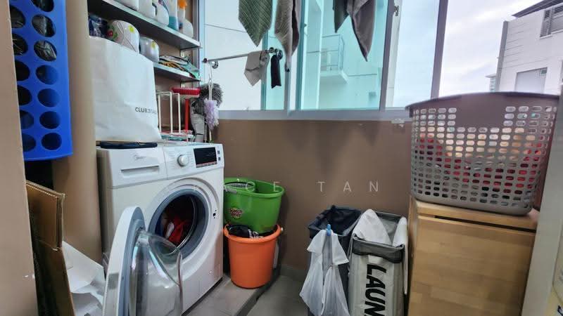 268B Punggol Field, 268B Punggol Field, Hougang / Punggol / Sengkang, 3 Bedrooms, 1,033 sqft, HDB Flat For Sale, by Grace Tan, 500270326 - Balcony - PropertyGuru.com.sg