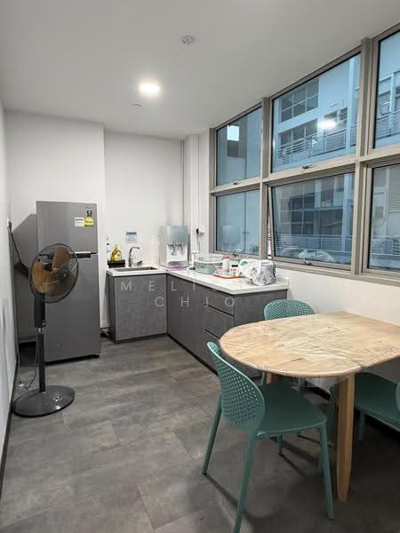 Frontier, 52 Ubi Avenue 3, Eunos / Geylang / Paya Lebar, 2,153 sqft, Light Industrial (B1) For Rent, by Melissa Chio, 500270328 - Kitchen - CommercialGuru.com.sg
