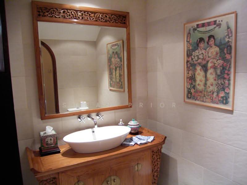 Fab Conserved D2 6+2 / Carpark, Spottiswoode Park Road, Blair Road, Chinatown / Tanjong Pagar, 6 Bedrooms, 5,850 sqft, Conservation House For Sale, by Susan Prior, 500270361 - Bathroom - PropertyGuru.com.sg