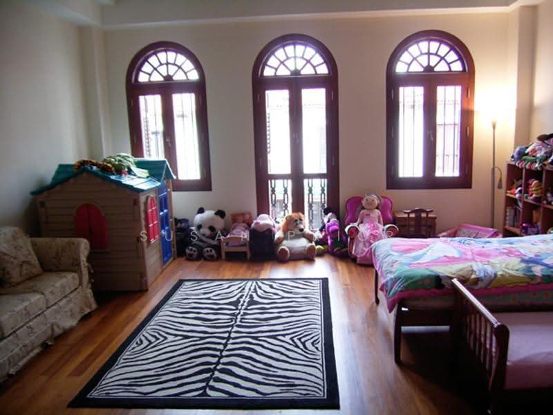 Fab Conserved D2 6+2 / Carpark, Spottiswoode Park Road, Blair Road, Chinatown / Tanjong Pagar, 6 Bedrooms, 5,850 sqft, Conservation House For Sale, by Susan Prior, 500270361 - Bedroom - PropertyGuru.com.sg