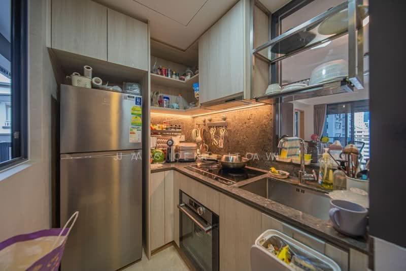 Fyve Derbyshire, 5 Derbyshire Road, Newton / Novena, 3 Bedrooms, 937 sqft, Condominium For Sale, by Javier Tan, 500270370 - Kitchen - PropertyGuru.com.sg