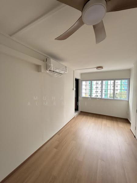 241 Yishun Ring Road, 241 Yishun Ring Road, Sembawang / Yishun, 3 Bedrooms, 900 sqft, HDB Flat For Rent, by Muhammad Alman Bin Abdul Majid, 500270377 - Huge masterbedroom - PropertyGuru.com.sg