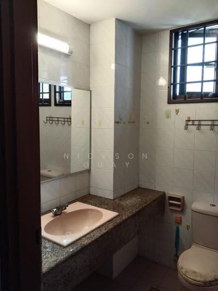 4 Soo Chow Way Terraced room for rent, 106, Ang Mo Kio / Bishan / Thomson, Room Rental, 165 sqft, Terraced House For Rent, by Nickson Guay, 500270378 - Bathroom - PropertyGuru.com.sg