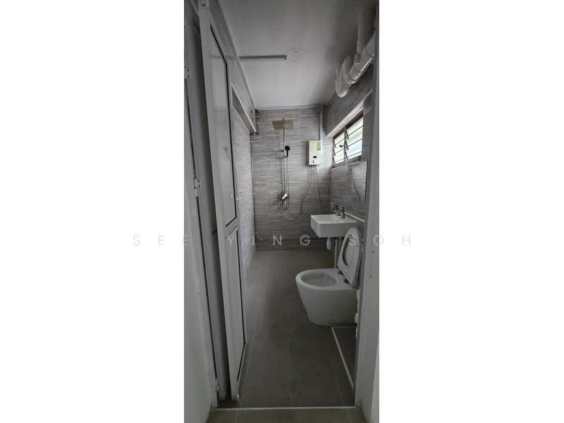 872 Woodlands St 81, st 81, 3 Bedrooms, 1,237 sqft, HDB Flat For Sale, by See Ying Soh, 500270381 - Bathroom - PropertyGuru.com.sg