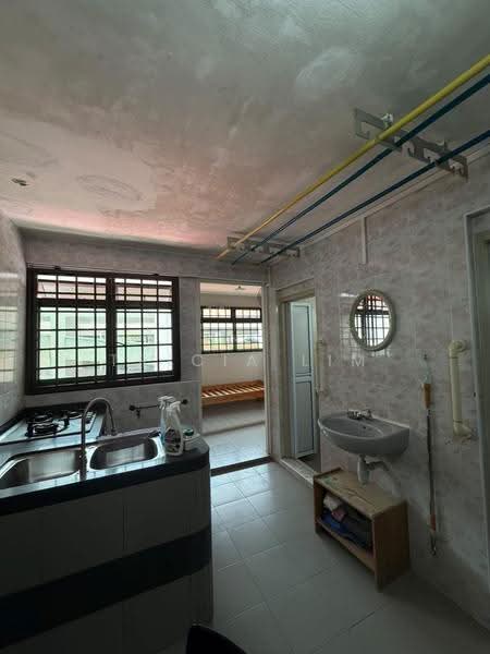 11 Holland Drive, 11 Holland Drive, Tanglin / Holland / Bukit Timah, 2 Bedrooms, 667 sqft, HDB Flat For Rent, by Tricia Lim, 500270388 - Kitchen - PropertyGuru.com.sg