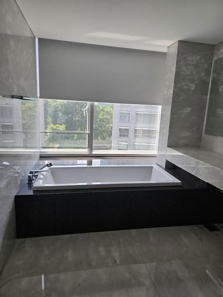 St. Regis Residences Singapore, 33 Tanglin Road, Tanglin / Holland / Bukit Timah, 4 Bedrooms, 2,123 sqft, Apartment For Sale, by Kim Lim, 500270396 - Bathroom - PropertyGuru.com.sg