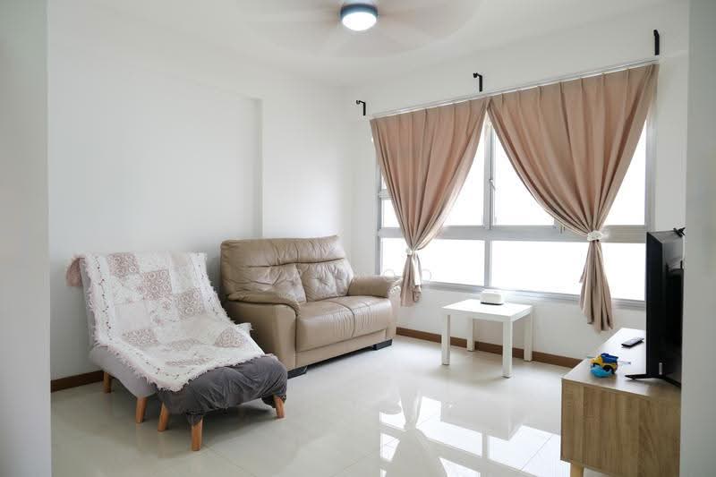 109B Canberra Walk, 109B Canberra Walk, Sembawang / Yishun, 3 Bedrooms, 1,012 sqft, HDB Flat For Sale, by JR Foo, 500270401 - Living Room - PropertyGuru.com.sg