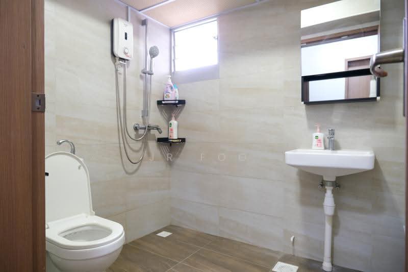 109B Canberra Walk, 109B Canberra Walk, Sembawang / Yishun, 3 Bedrooms, 1,012 sqft, HDB Flat For Sale, by JR Foo, 500270401 - Bathroom - PropertyGuru.com.sg
