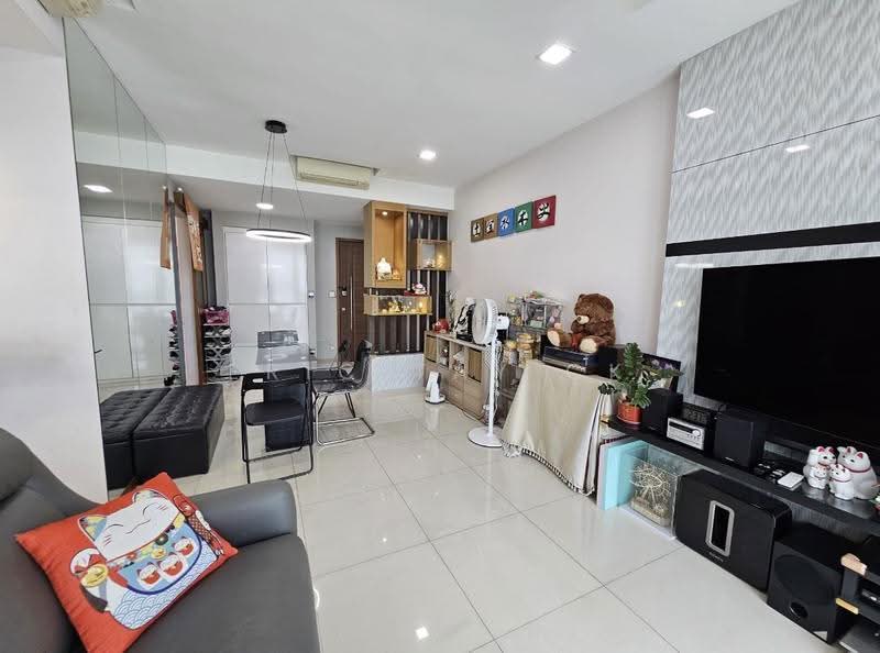 The Canopy, 73 Yishun Avenue 11, Sembawang / Yishun, 2 Bedrooms, 1,023 sqft, Condominium For Sale, by Eric Tay CK, 500270410 - Living Room - PropertyGuru.com.sg